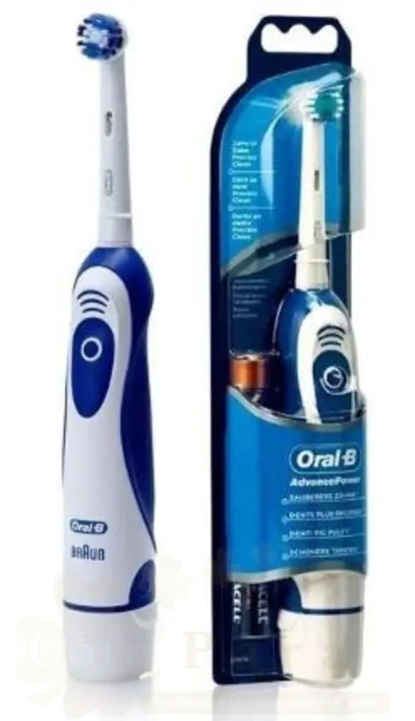 ORAL B BROSSE A DENT A PILES EXPERT D4